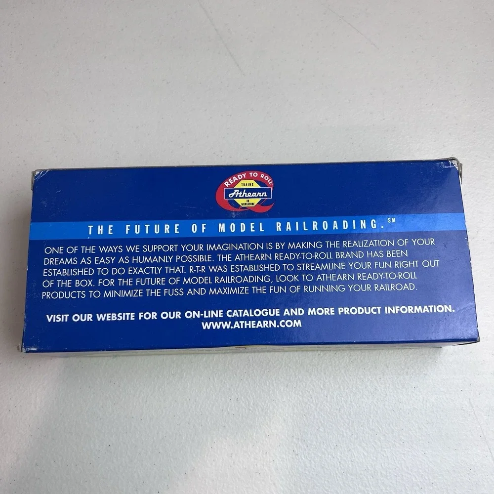 HO Scale Athearn Ready To Roll‎ UP/BKTY PS 2600 Covered Hopper 95552